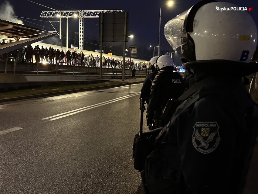 Chorzowscy policjanci zabezpieczali mecz na Stadionie Śląskim