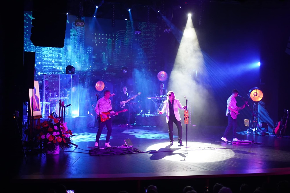 Z okazji 60. rocznicy urodzin Mirosława Breguły w Chorzowie odbył się koncert Universe