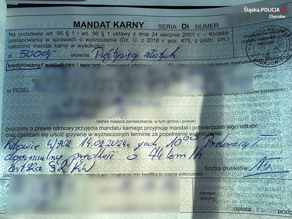 Znacząco przekroczyli prędkość. W kamerze chorzowskiego wideorejestratora