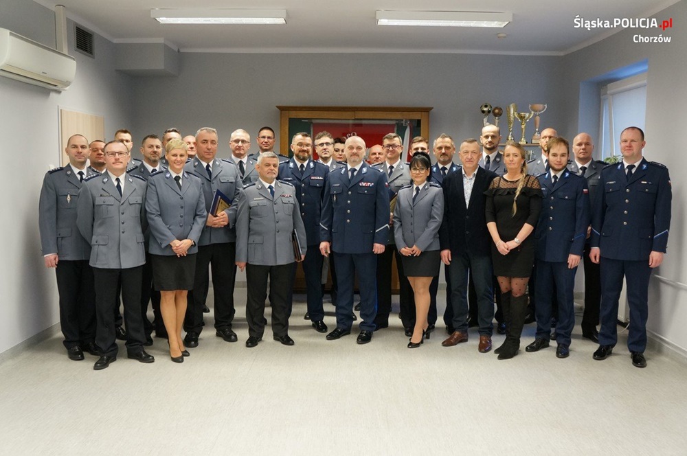 Kolejni chorzowscy policjanci przeszli na emeryturę