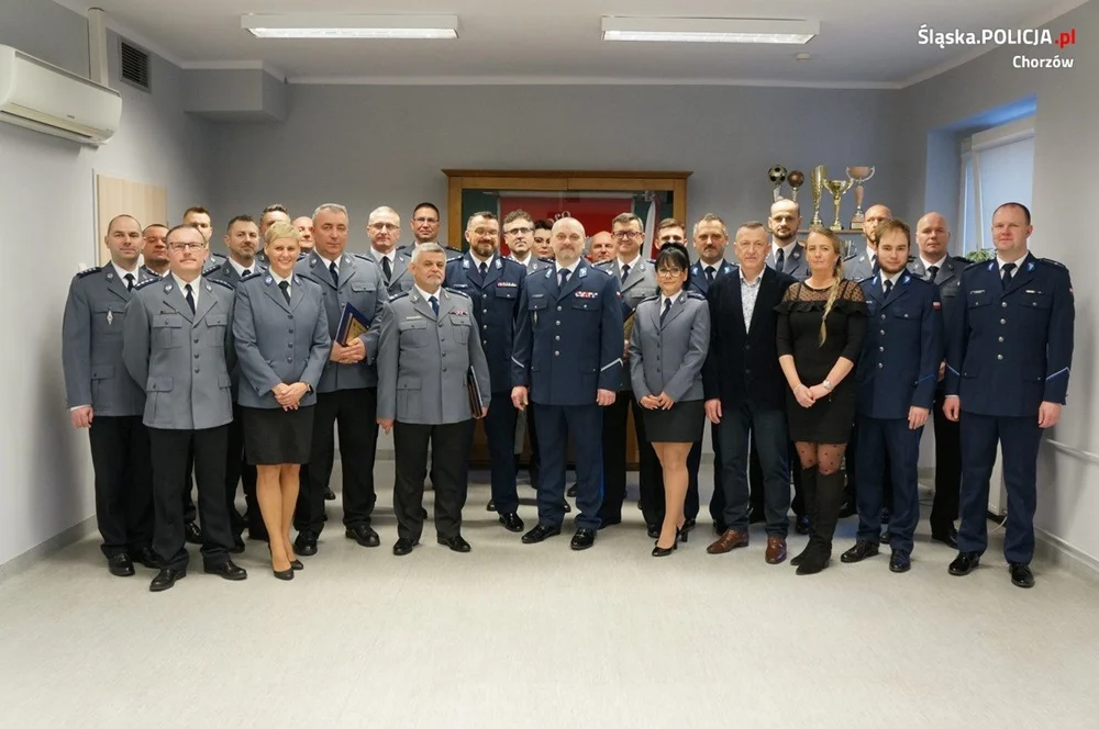 Kolejni chorzowscy policjanci przeszli na emeryturę