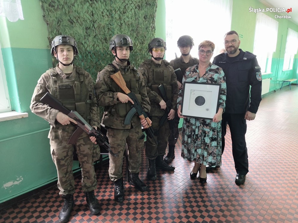 Szef chorzowskich policjantów był na otwarciu wirtualnej strzelnicy