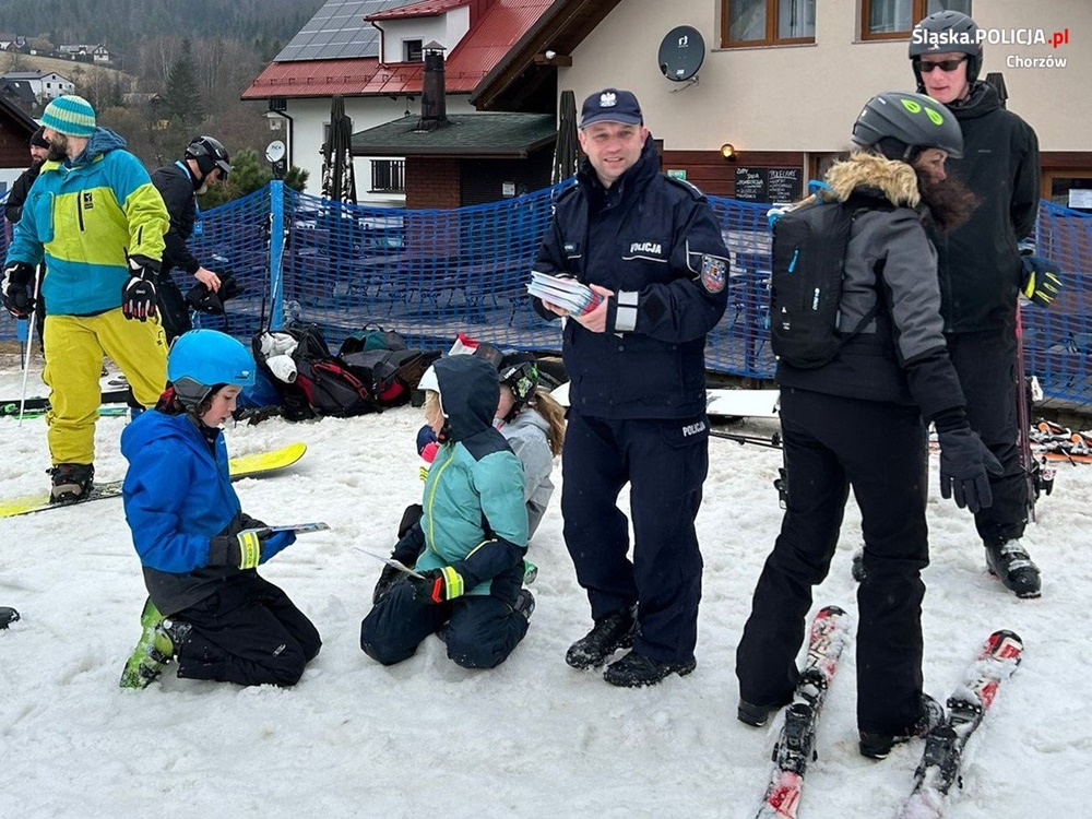 Chorzowscy policjanci dbali o bezpieczeństwo na zawodach narciarskich