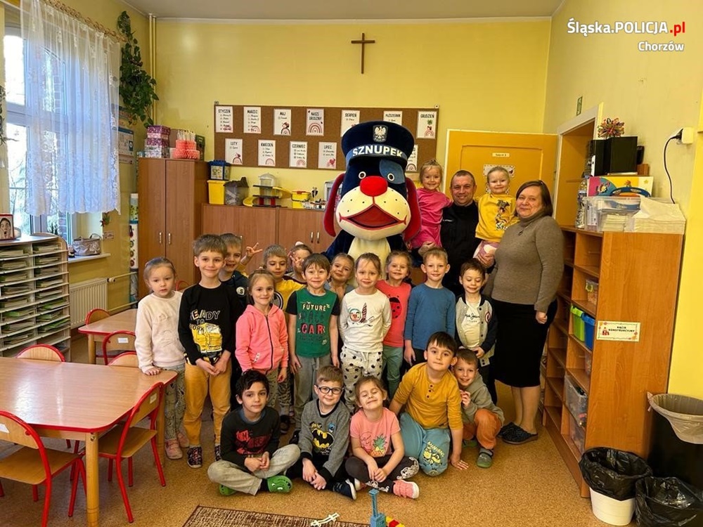 Chorzowscy policjanci rozmawiali z najmłodszymi o bezpieczeństwie