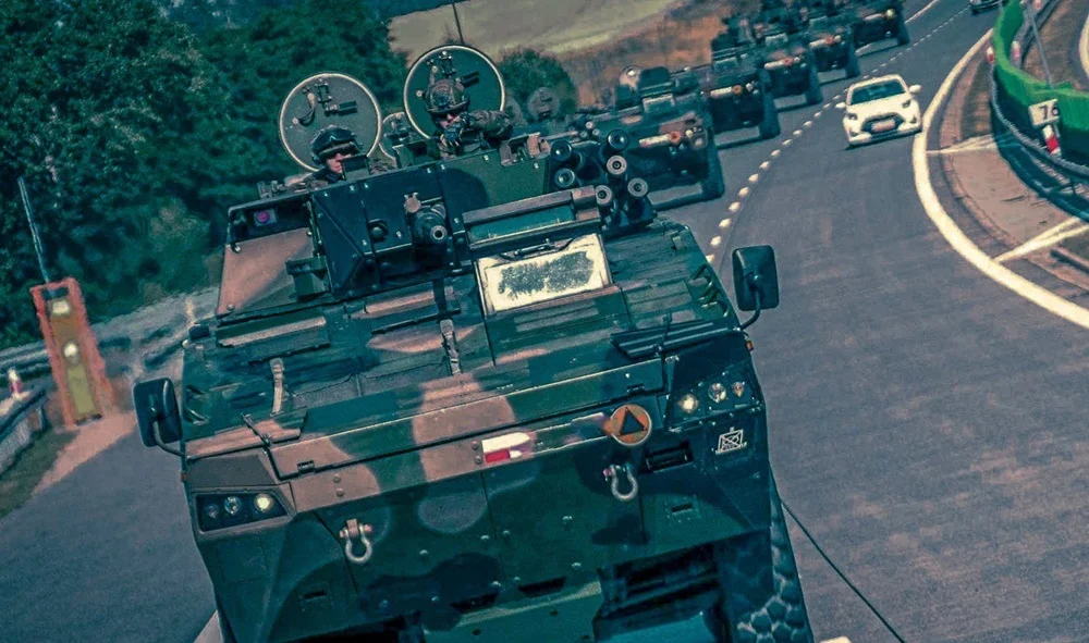 Wzmożony ruch pojazdów wojskowych na drogach niemal całego kraju. Czym jest spowodowany?