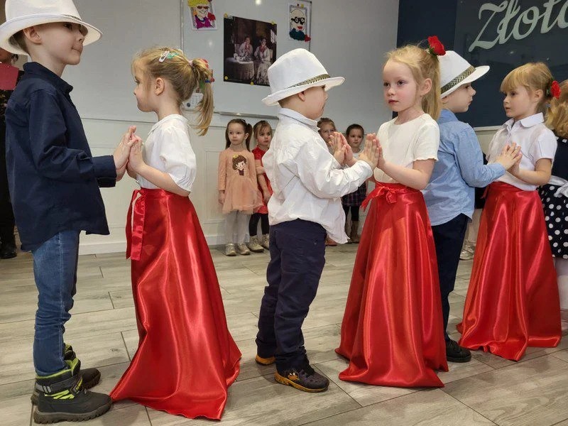 Wizyta przedszkolaków w świętochłowickiej "Złotej Jesieni"