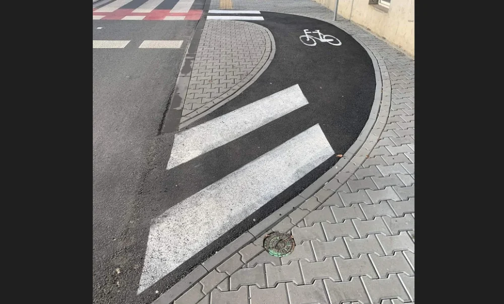 Z tego zakrętu dla rowerów śmieją się w całej Polsce. Ale czy jest się z czego śmiać?
