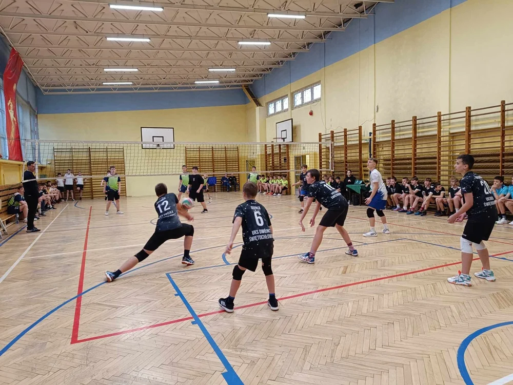 Miejskie turnieje w mini siatkówce oraz siatkówce. Sprawdź wyniki zmagań w SP nr 2