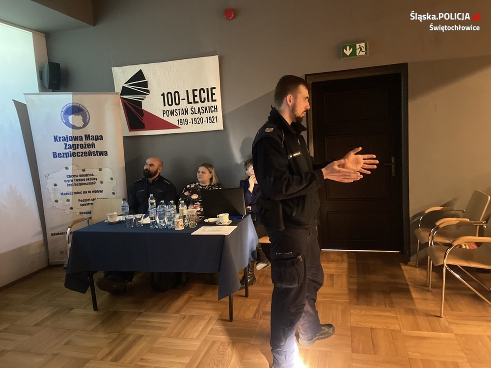 Świętochłowicki dzielnicowy wziął udział w debacie społecznej