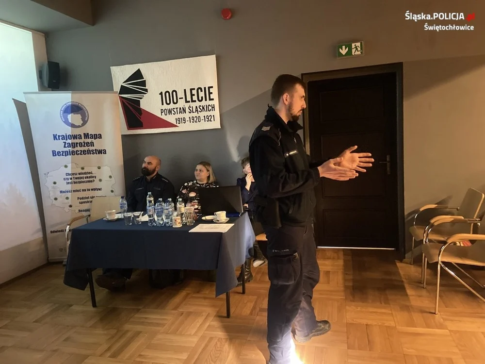 Świętochłowicki dzielnicowy wziął udział w debacie społecznej