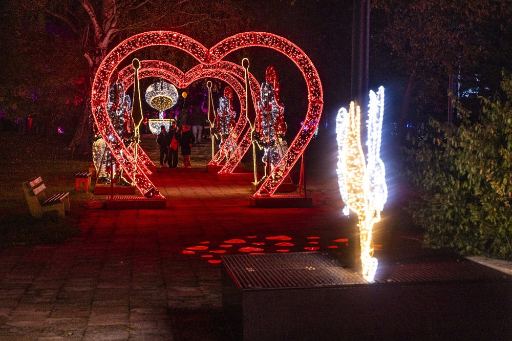 Tylko do środy – Alicja w Krainie Czarów w Parku Miliona Świateł