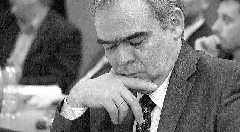 Skarbnik miasta Piotr Barczyk zmarł podczas sesji Rady Miasta