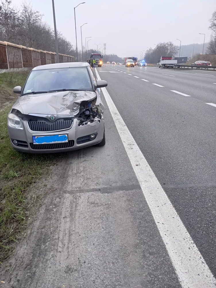 Dwie kolizje na autostradzie A4. Występowały utrudnienia w ruchu