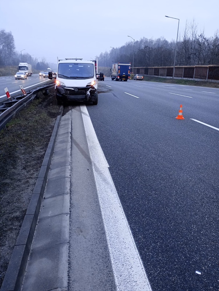 Dwie kolizje na autostradzie A4. Występowały utrudnienia w ruchu