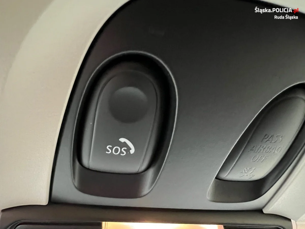 Dziecko przypadkowo wcisnęło przycisk SOS w aucie. System eCall wezwał służby!