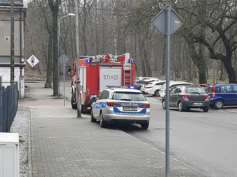 Wirek: Mężczyzna zasłabł w mieszkaniu. Podejrzewano zaczadzenie!