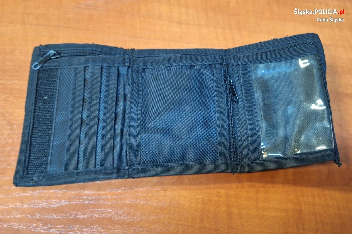 Czyj to portfel? Dzielnicowa szuka właścicielki znalezionego portfela
