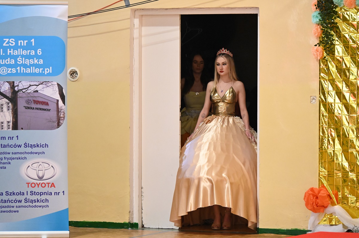 Pokaz mody w ZS nr 1 7