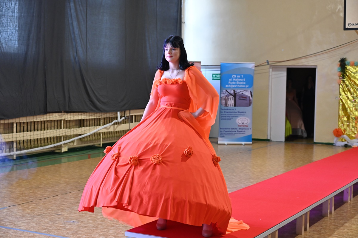 Pokaz mody w ZS nr 1 11