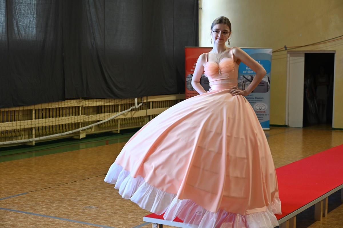 Pokaz mody w ZS nr 1 13