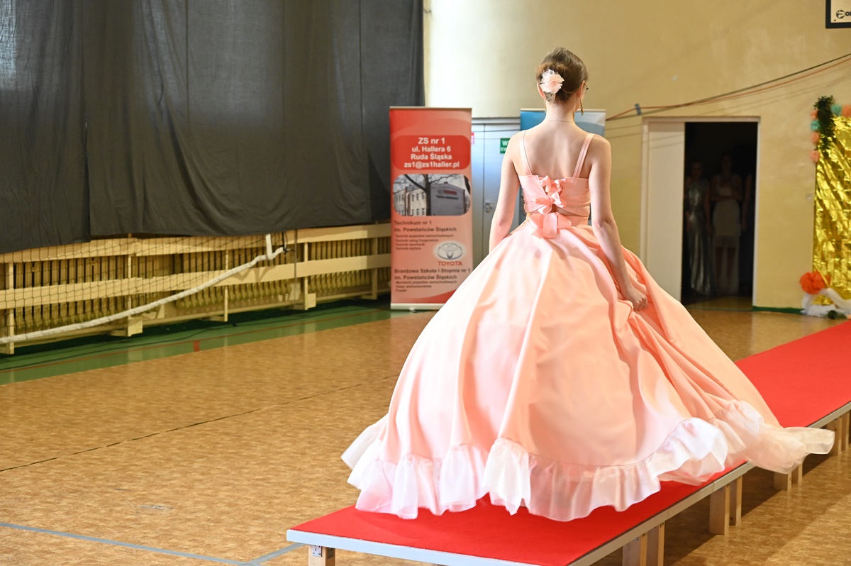 Pokaz mody w ZS nr 1 14