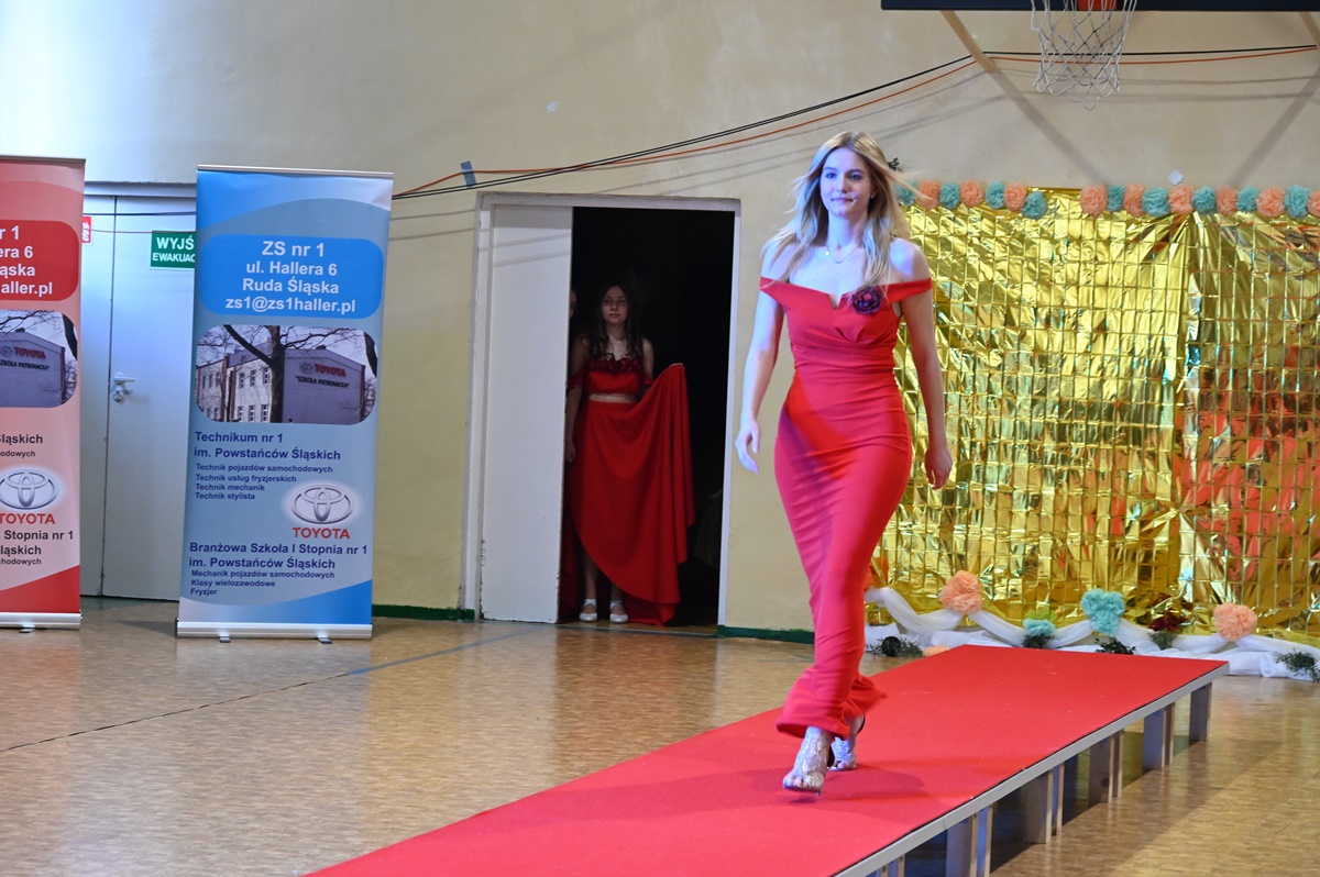 Pokaz mody w ZS nr 1 21