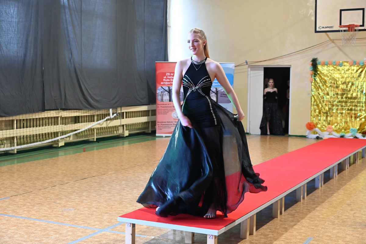 Pokaz mody w ZS nr 1 24
