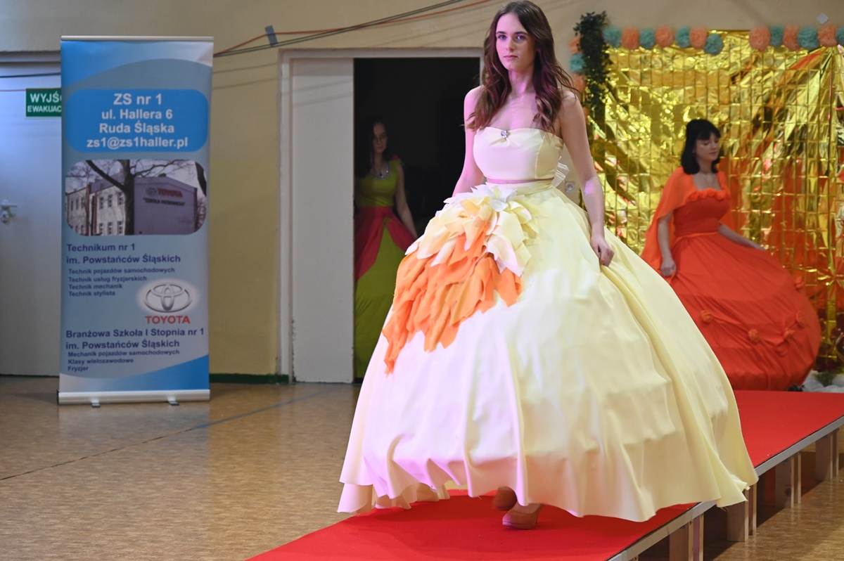 Pokaz mody w ZS nr 1 27
