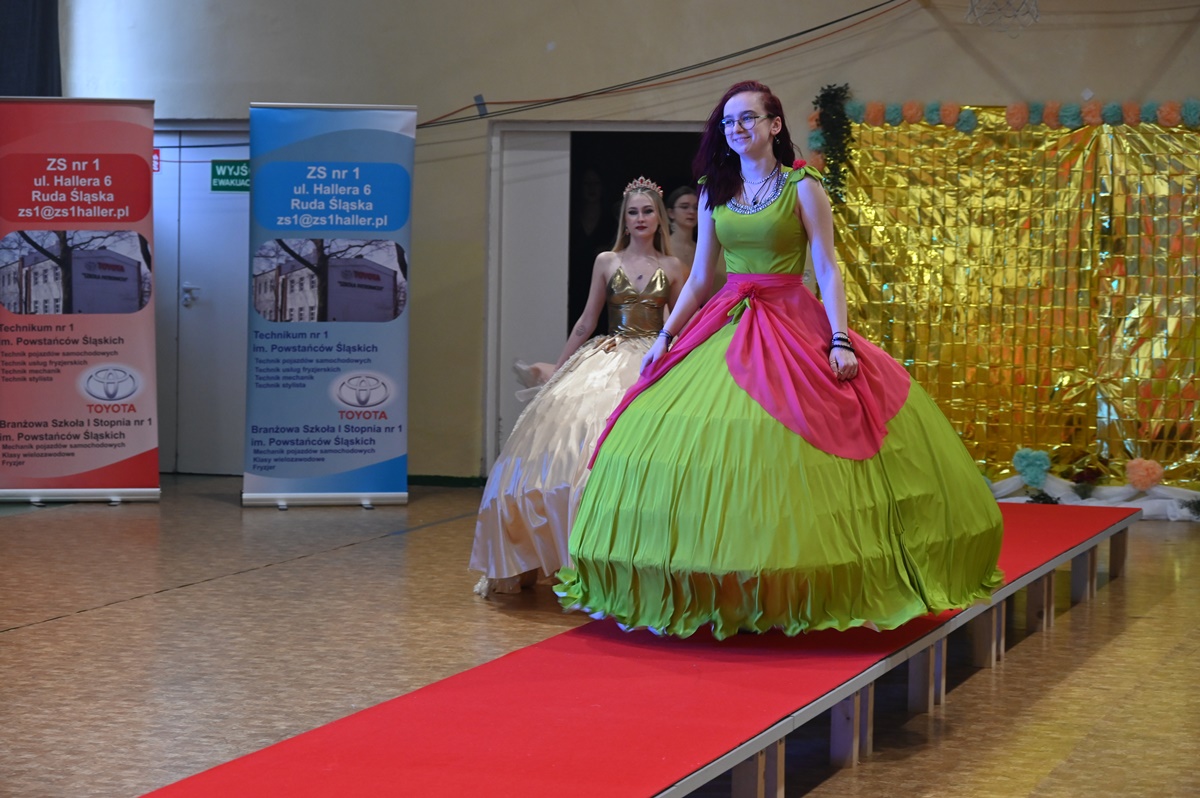 Pokaz mody w ZS nr 1 29