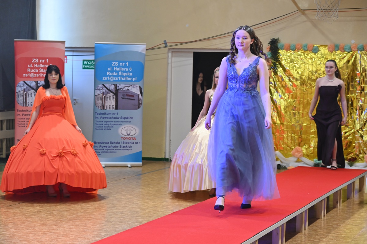 Pokaz mody w ZS nr 1 34