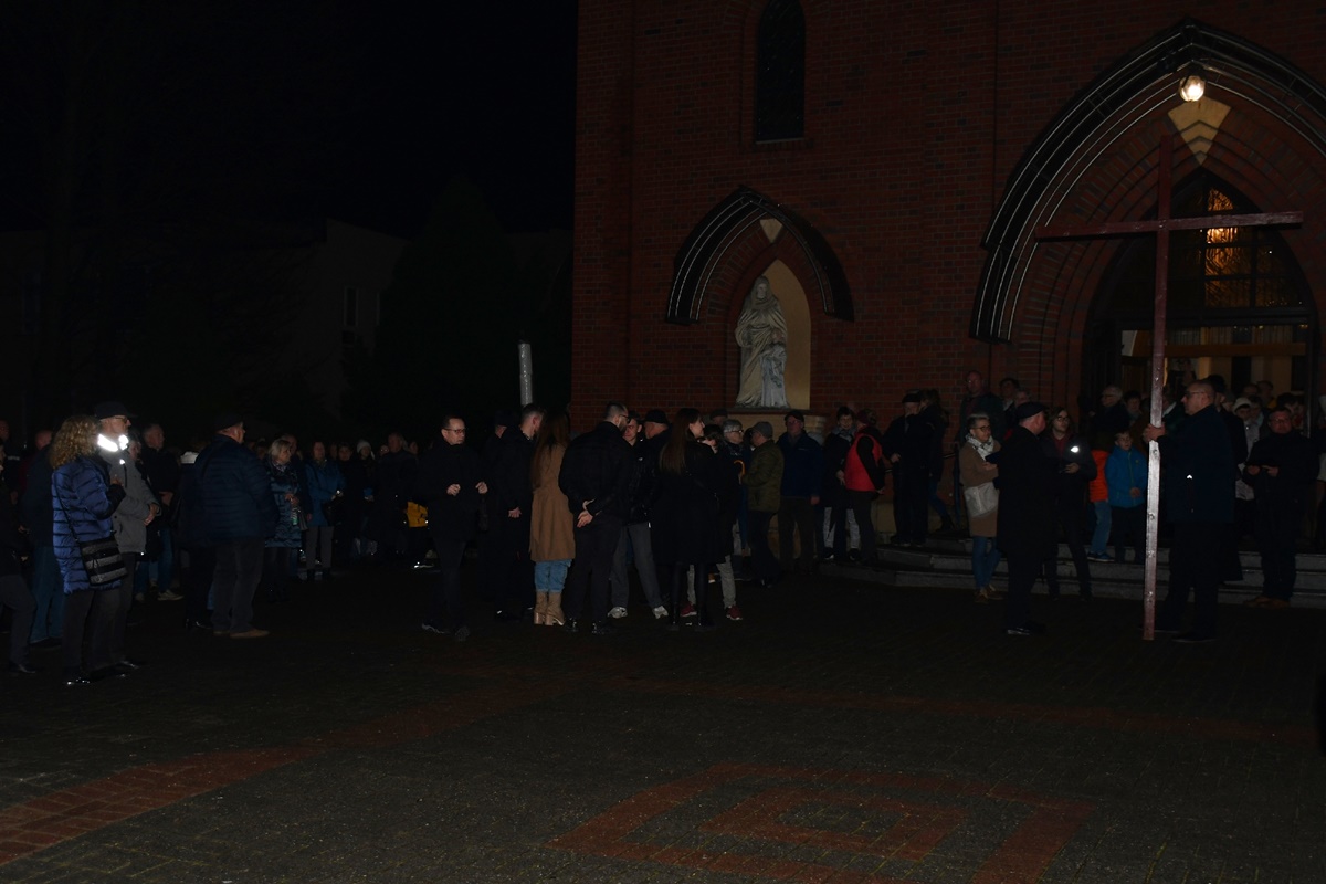 Droga Krzyżowa ulicami miasta 5