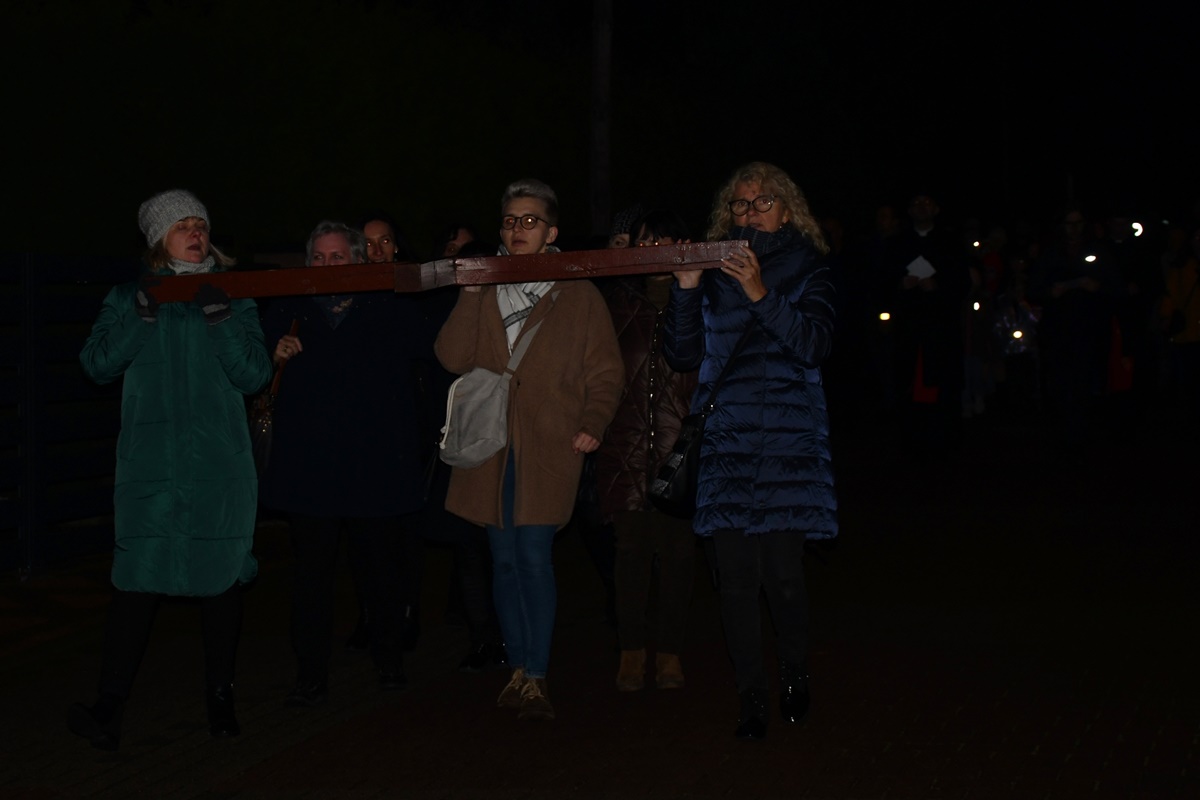 Droga Krzyżowa ulicami miasta 15