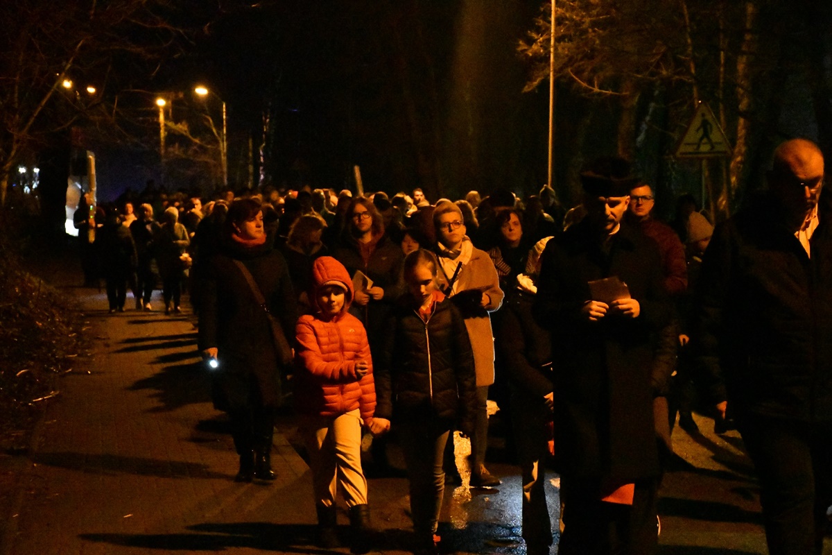 Droga Krzyżowa ulicami miasta 34