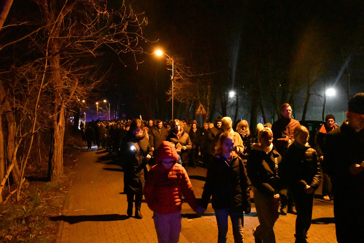 Droga Krzyżowa ulicami miasta 35