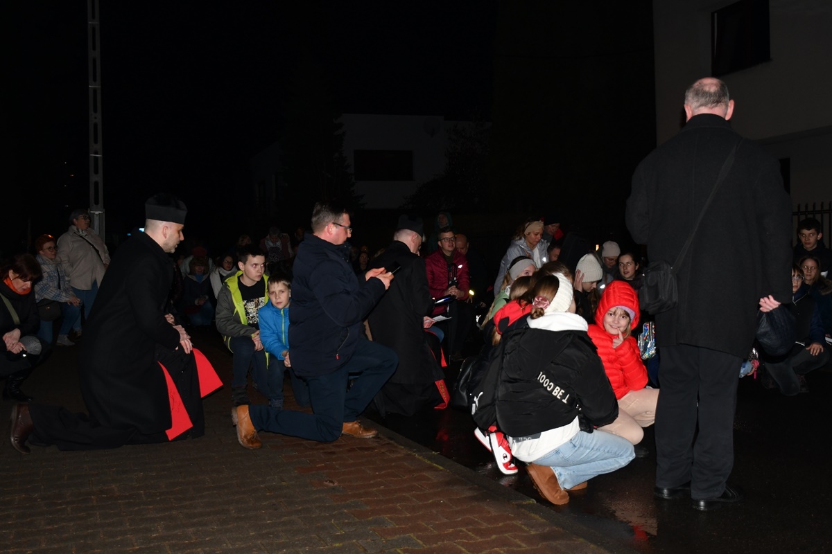 Droga Krzyżowa ulicami miasta 41