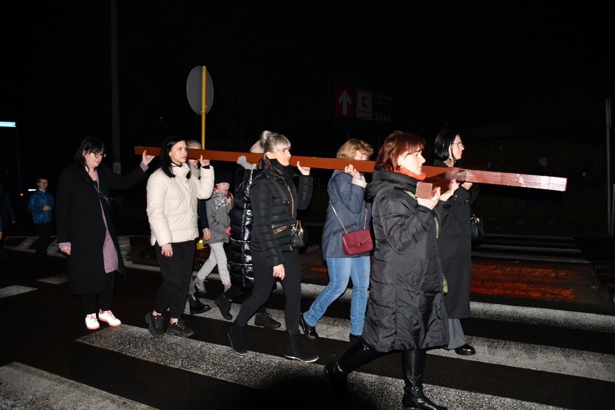 Droga Krzyżowa ulicami miasta 51