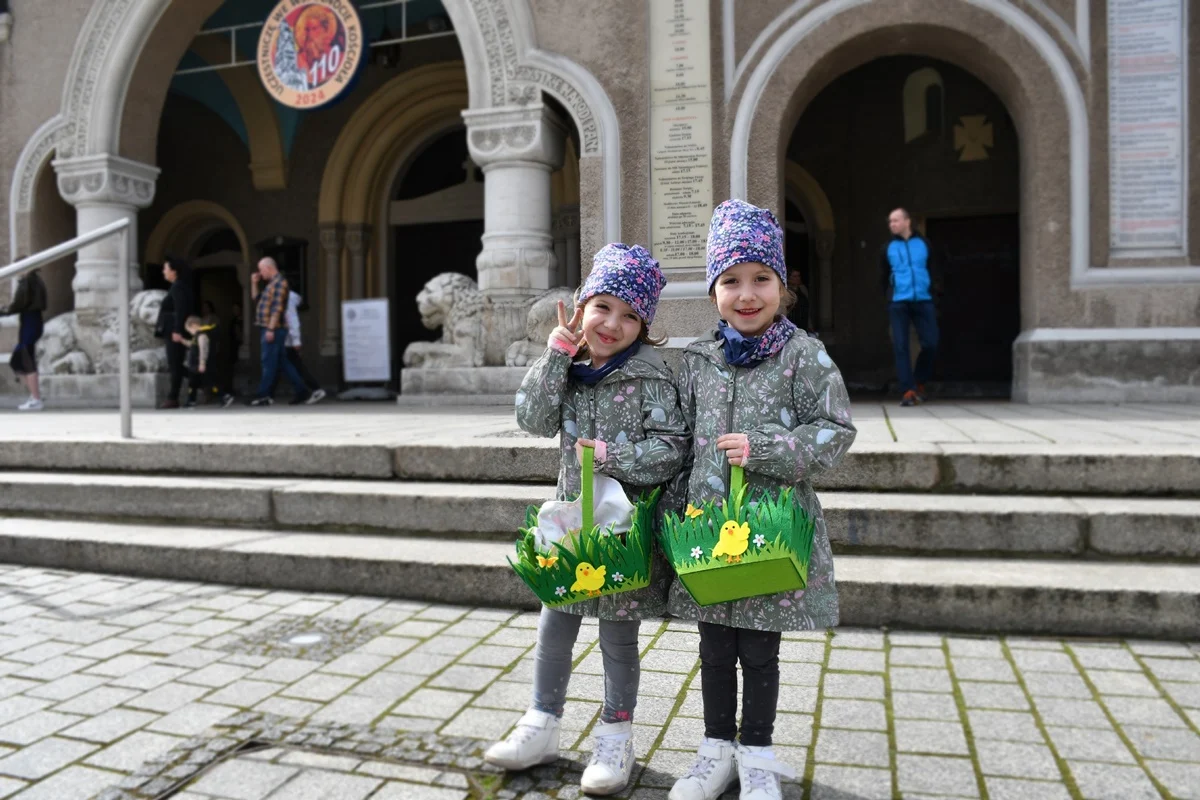 Wielkanoc 2024. Rudzianie ze święconką odwiedzili kościoły [ZDJĘCIA]