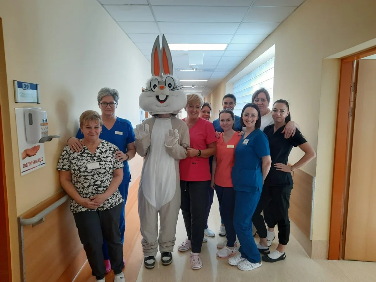 Wielkanocny zajączek w szpitalu w Rudzie Śląskiej [ZDJĘCIA]