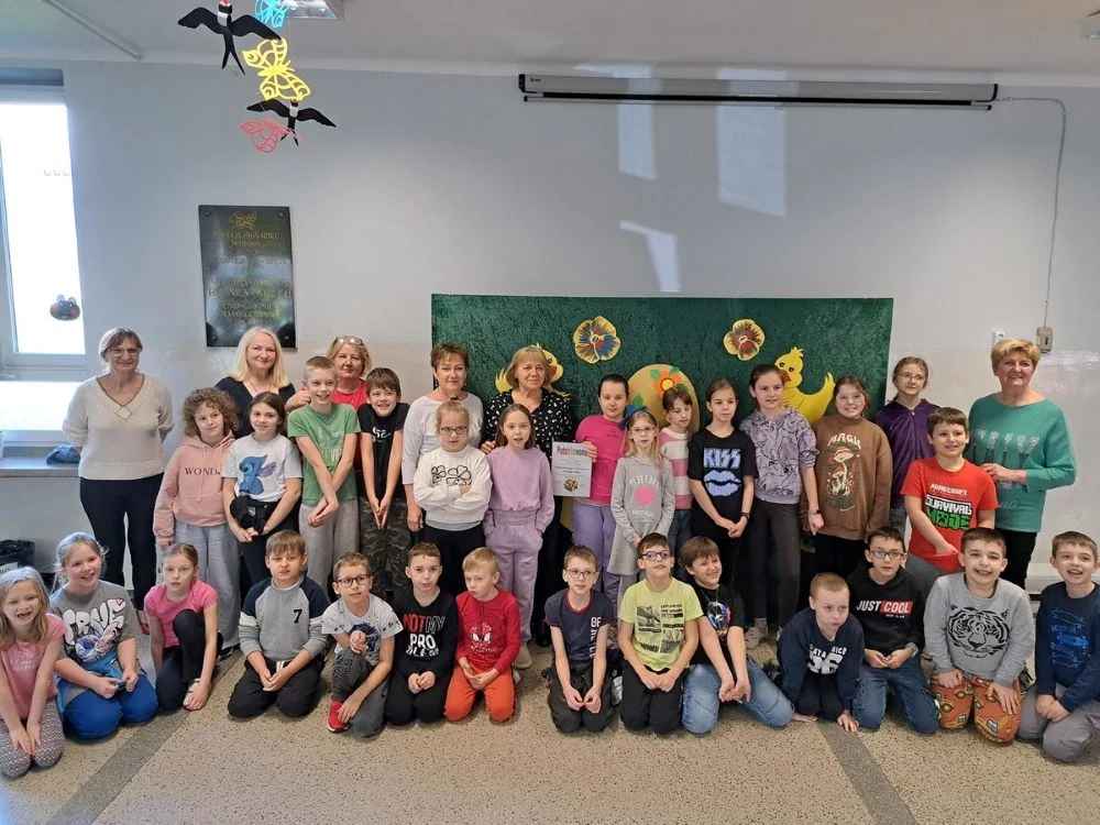 Warsztaty wielkanocne z seniorkami w Zespole Szkolno-Przedszkolnym nr 7