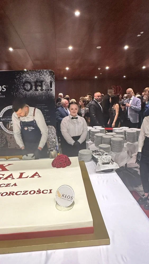 Uczniowie Cogito obsługą kelnerską na gali w NOSPR
