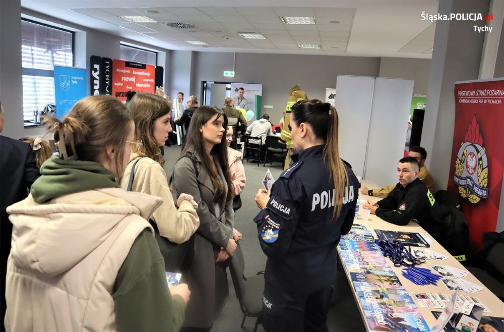 Policjanci odwiedzili Tyskie Targi Pracy i Przedsiębiorczości