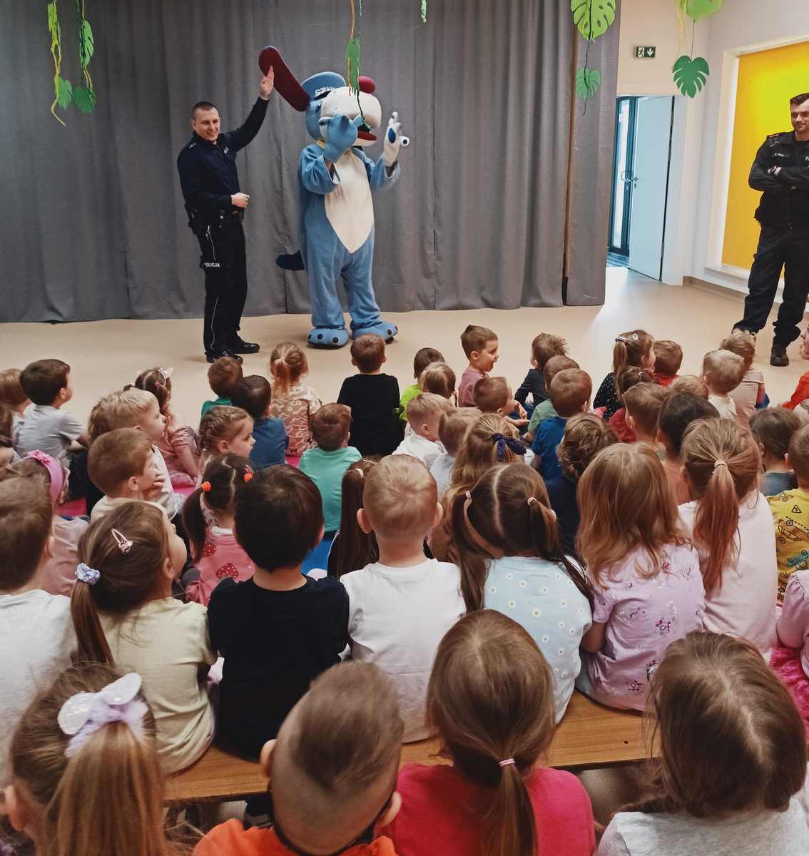 Spotkanie dzielnicowych z przedszkolakami