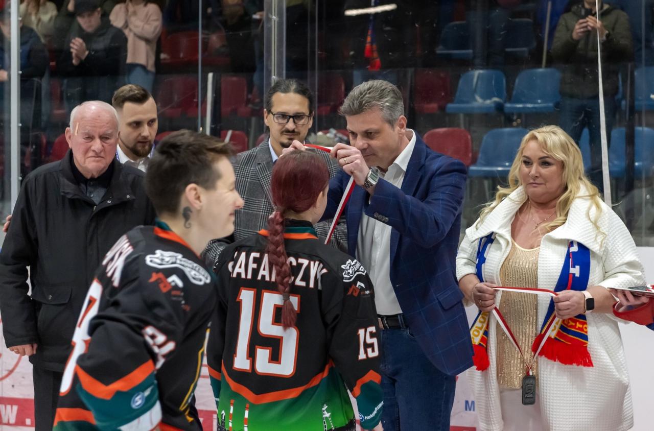 Hokeistki Polonii Bytom mistrzyniami Polski 28