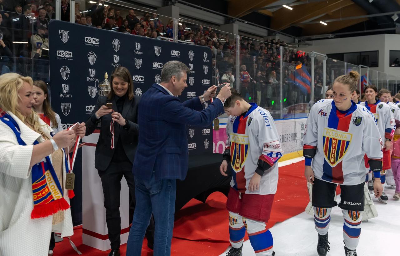 Hokeistki Polonii Bytom mistrzyniami Polski 32