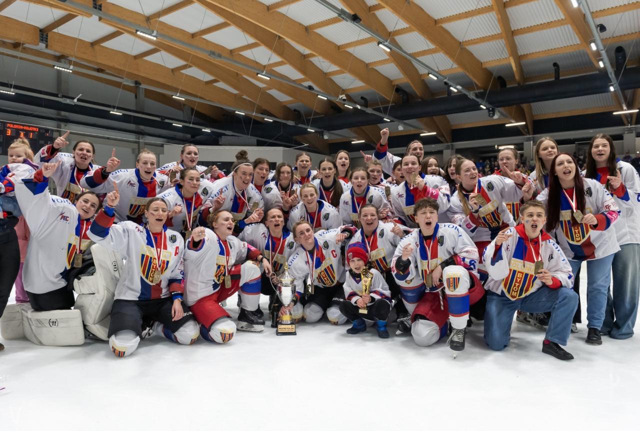Hokeistki Polonii Bytom mistrzyniami Polski 41