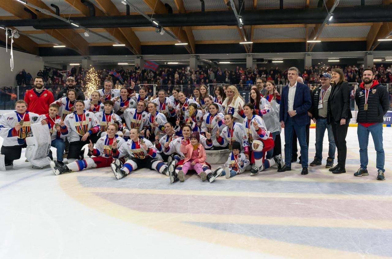 Hokeistki Polonii Bytom mistrzyniami Polski 42