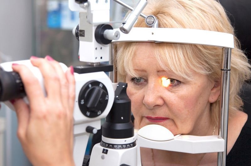 Jak przywrócić ostrość widzenia osobom z zaćmą?