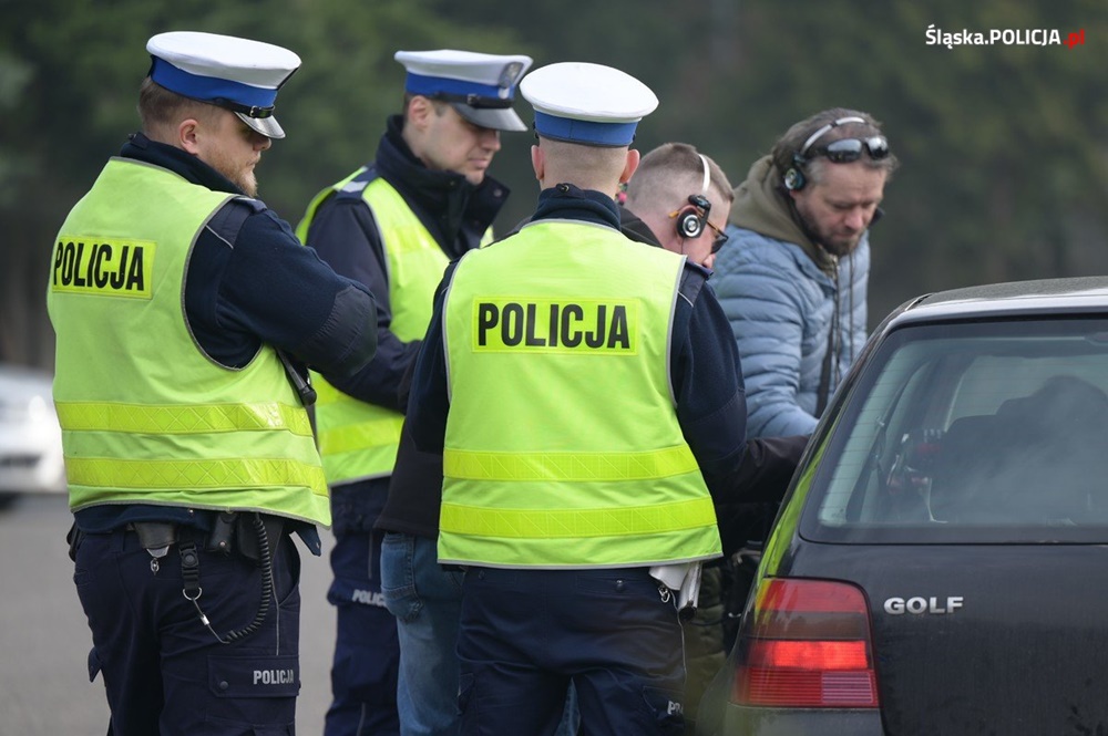Nowe ograniczenie prędkości do 43 km/h. Inauguracja akcji "Na drodze patrz i słuchaj"