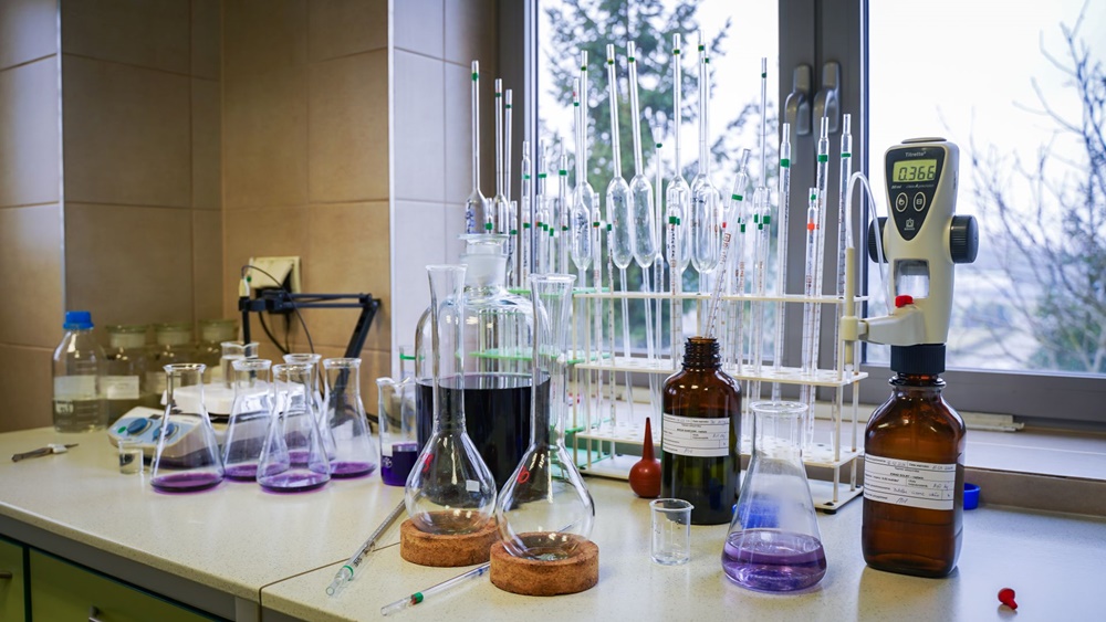 Dlaczego warto pić wodę z kranu? O roli Katowickich Wodociągów w dbaniu o jakość wody