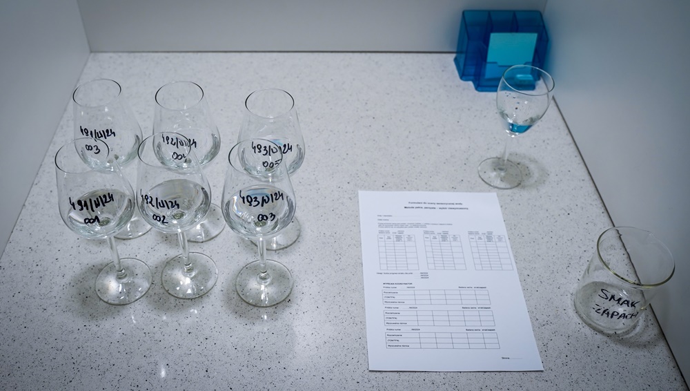 Dlaczego warto pić wodę z kranu? O roli Katowickich Wodociągów w dbaniu o jakość wody